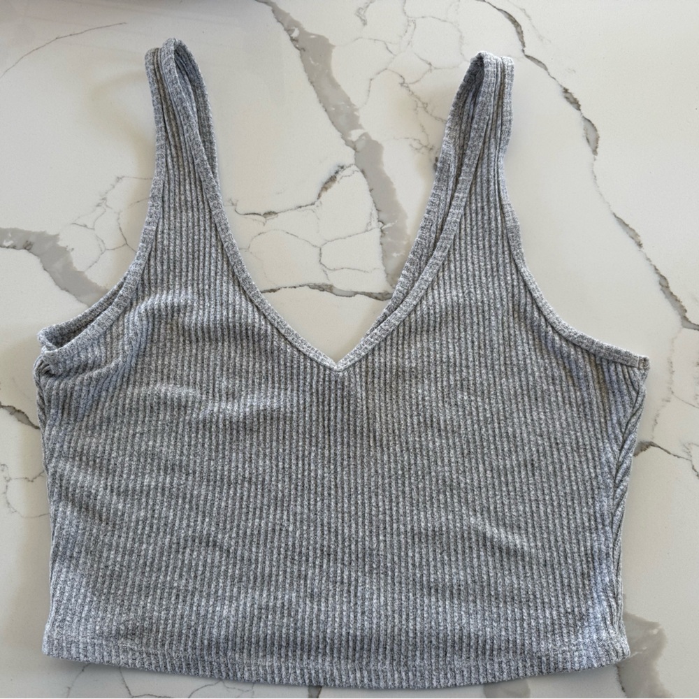 Abercrombie & Fitch Knit Light Gray V Neck Tank Crop Size Small